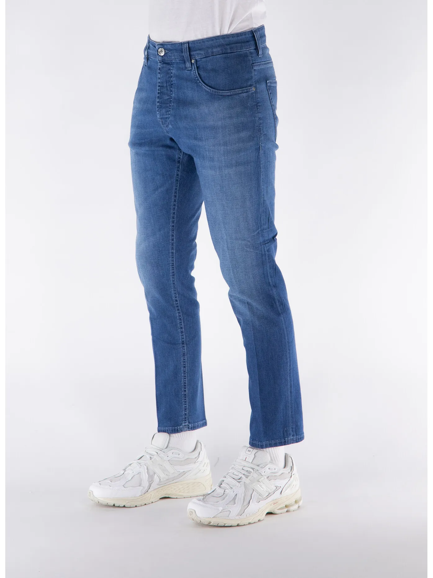     -DON THE FULLER    -JEANS YAREN-