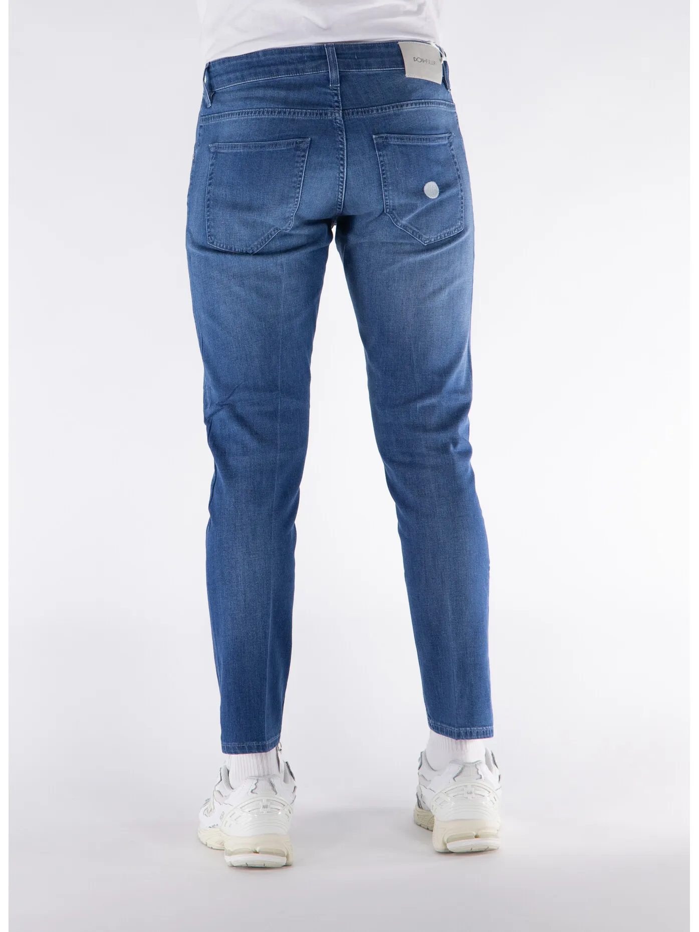     -DON THE FULLER    -JEANS YAREN-