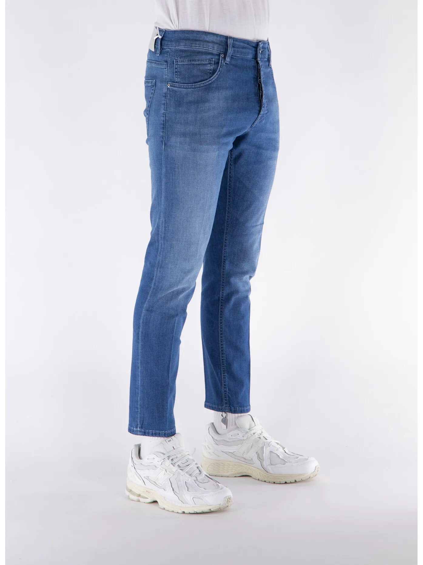     -DON THE FULLER    -JEANS YAREN-