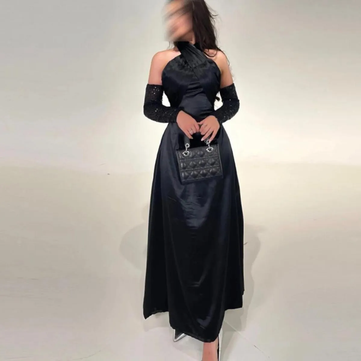 Abiti da ballo neri 2022 Abito da sera lunghezza tè Halter senza maniche Elegante semplice per le donne Abiti da festa per invit