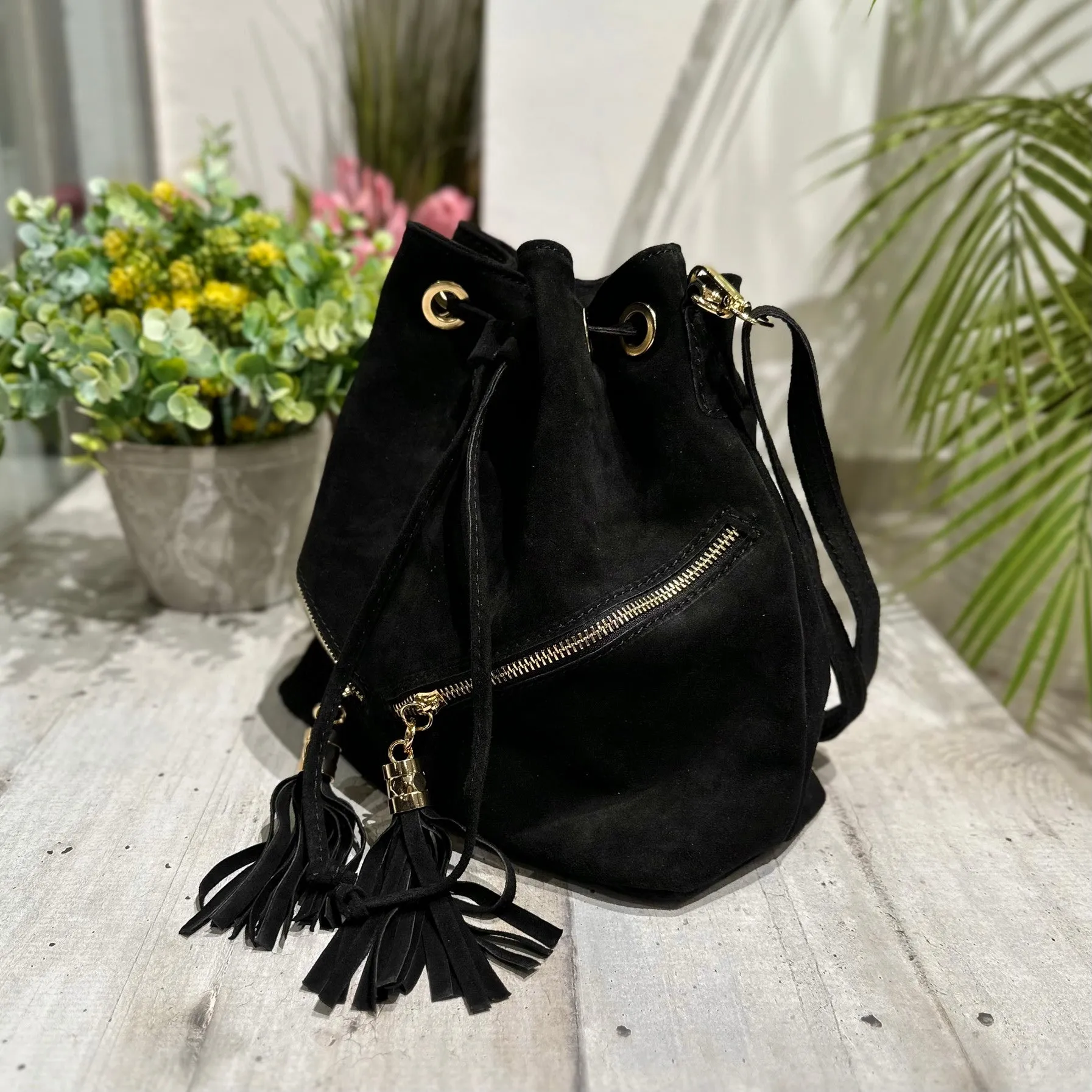 Borsa a Secchiello con Nappine Nero in Pelle Scamosciata Doppia Zip