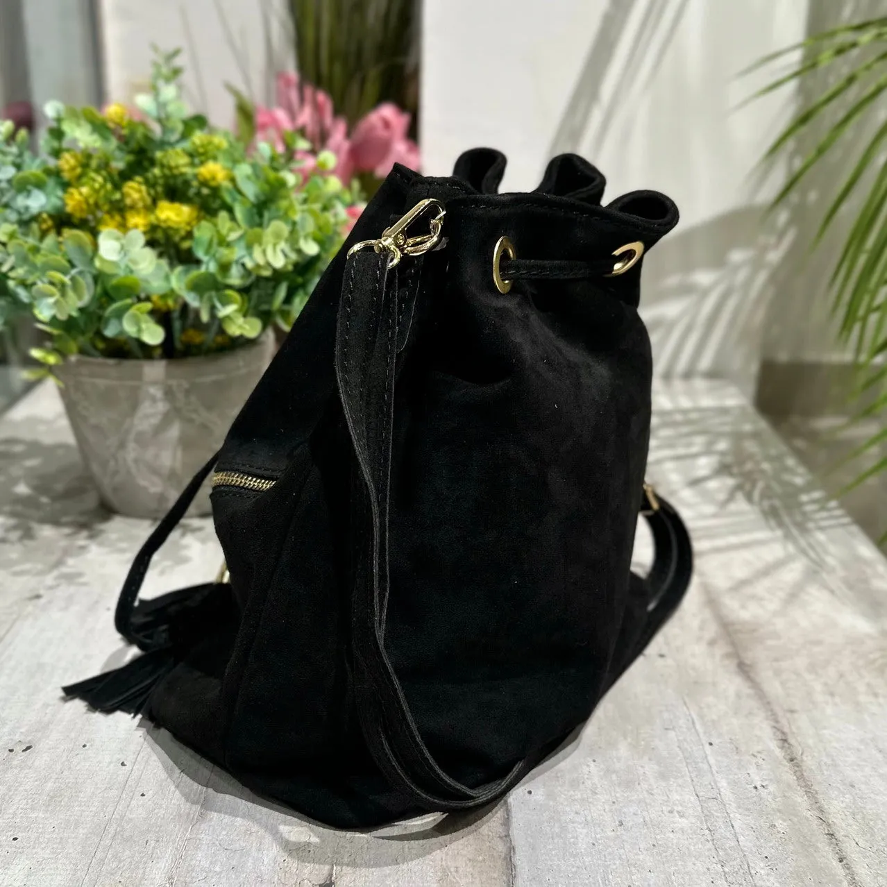 Borsa a Secchiello con Nappine Nero in Pelle Scamosciata Doppia Zip