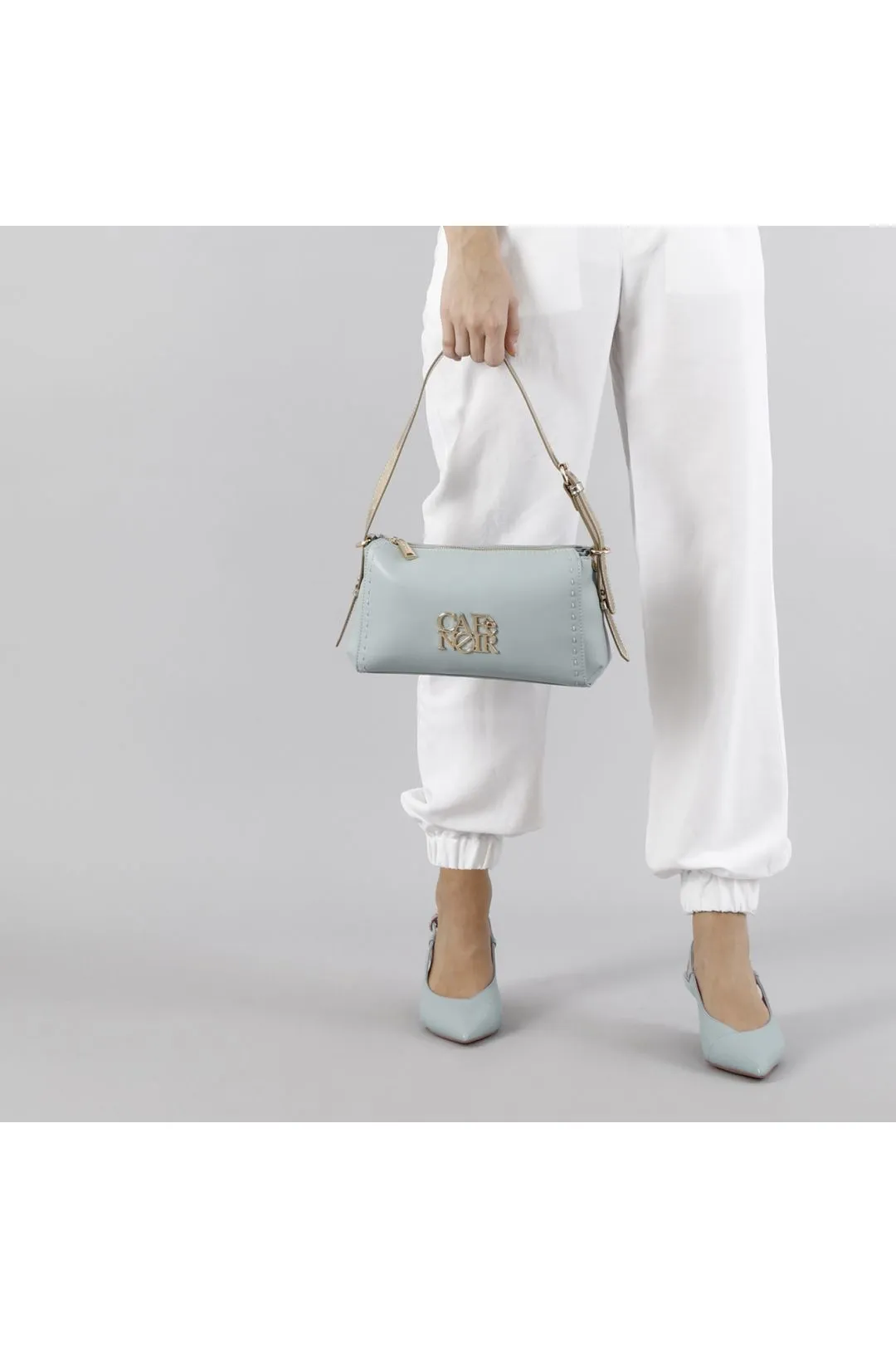 borsa a spalla con dettagli in materiale specchio cielo