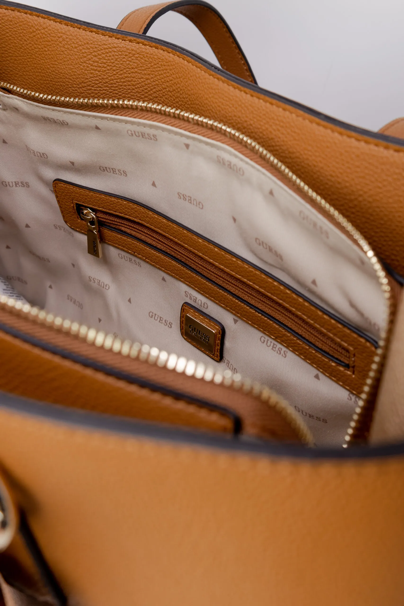 Borsa Guess MERIDIAN GIRLFRIEND TOTE Cuoio