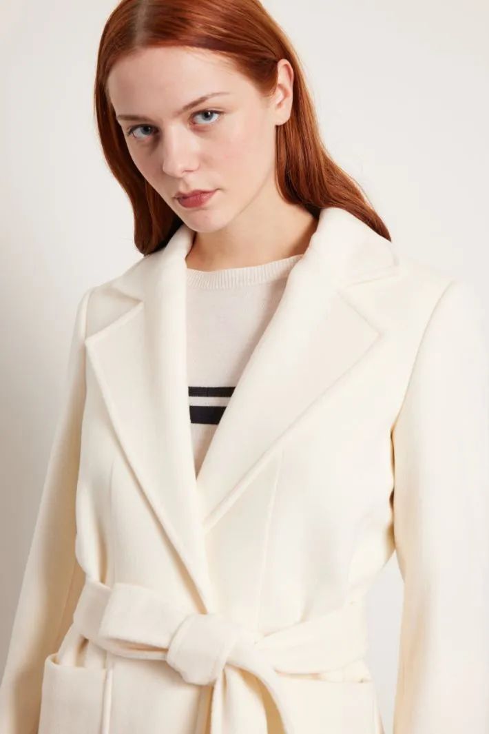 Cappotto con tasche applicate