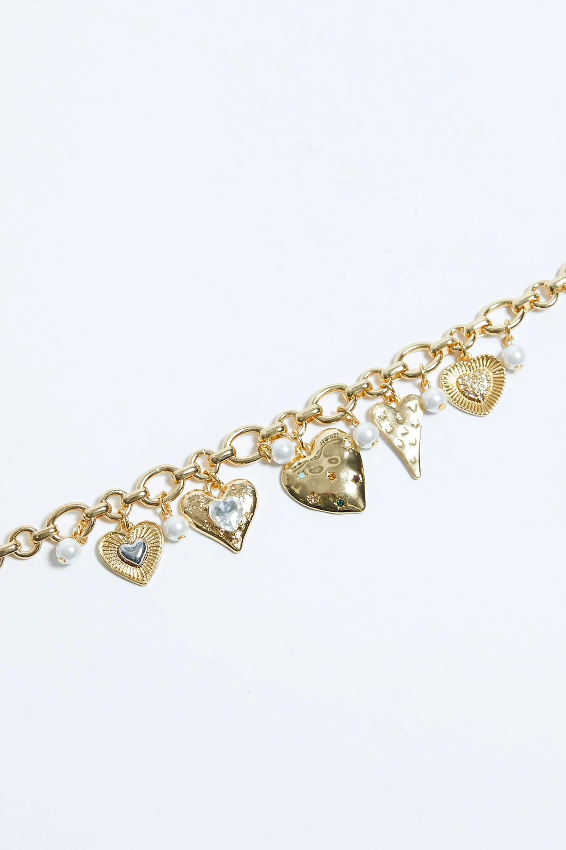 Collana con ciondolo a cuore e cristalli colorati