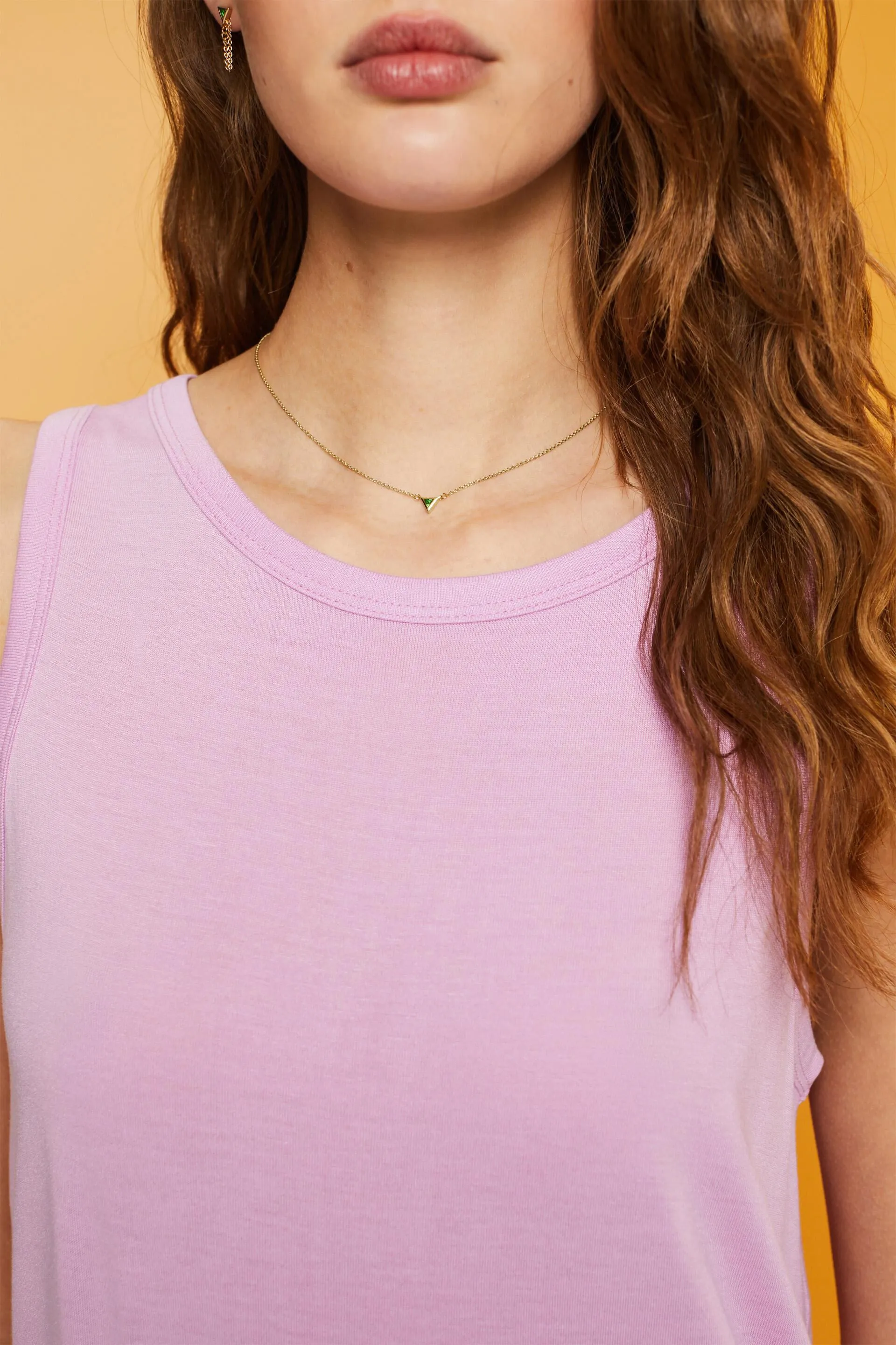 Collana con ciondolo triangolare