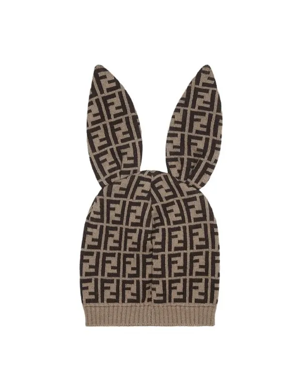 Fendi     Cappello marrone con dettaglio orecchie e logo Fendi
