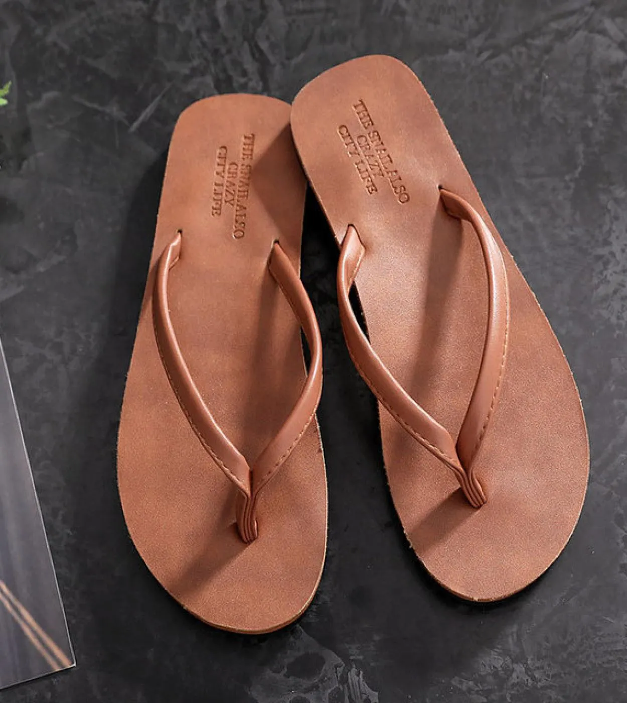 Infradito da spiaggia da donna 2022 Scarpe basse estive Donna Slip On Sandali Suola antiscivolo Tinta unita Moda femminile Flip