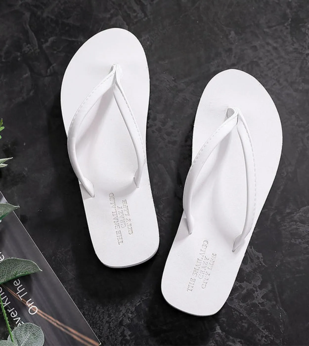 Infradito da spiaggia da donna 2022 Scarpe basse estive Donna Slip On Sandali Suola antiscivolo Tinta unita Moda femminile Flip