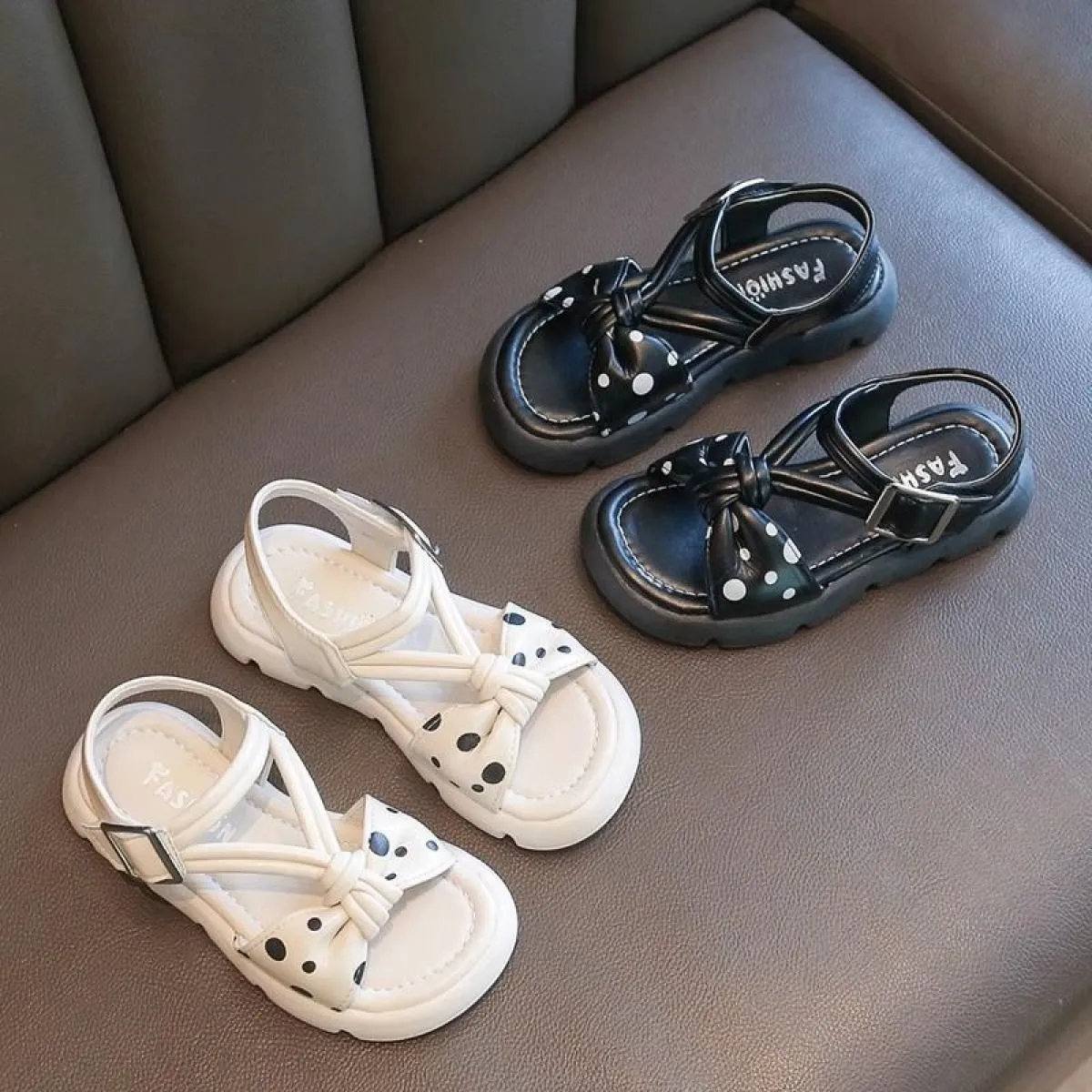 Sandali estivi per bambini Ragazze con fondo morbido Scarpe per bambini dolci Scarpe da scuola per bambini neri beige Sandali da