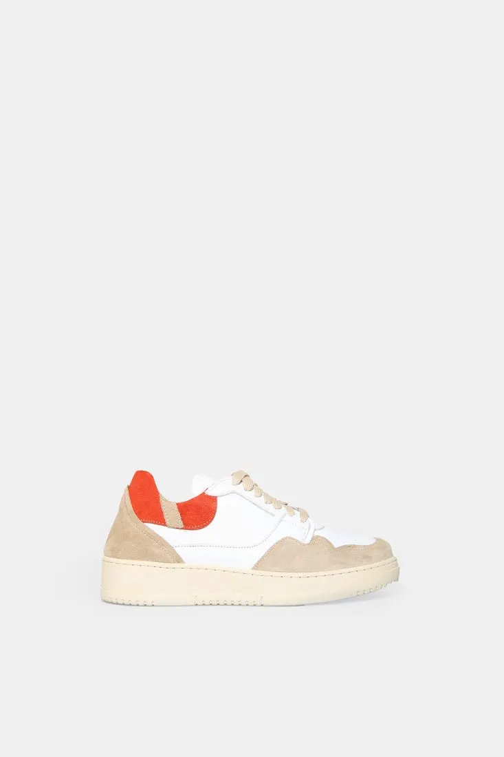 Sneakers in vera pelle con linguetta e inserti